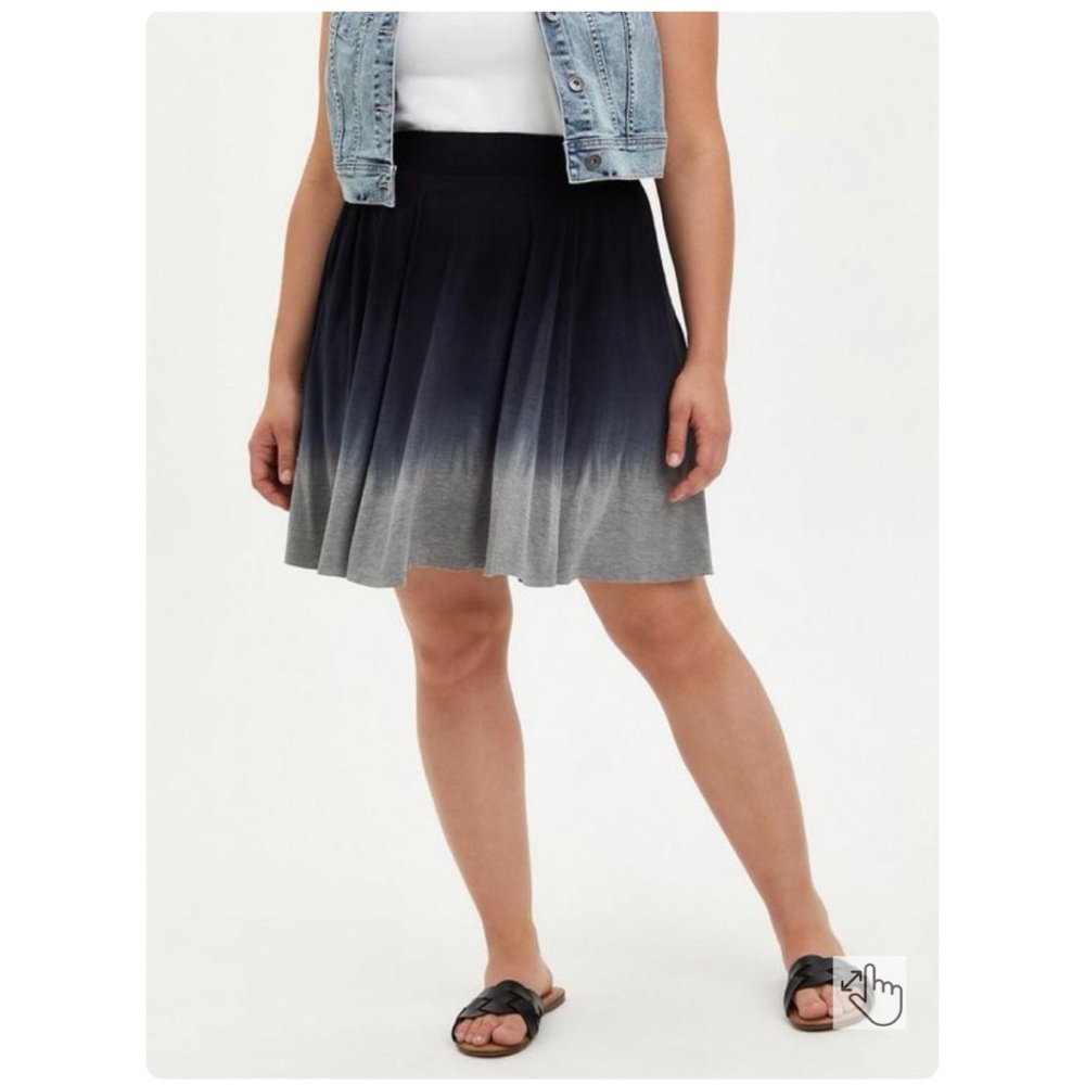 NEVER WORN Torrid 2 Mini Jersey Skater Skirt, Dip Dye, Navy and Gray - Picture 4 of 12